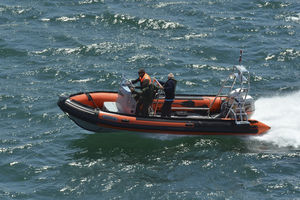 barco profissional barco salva-vidas
