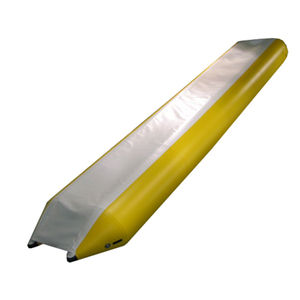 equipamento de diversão aquática escorregador
