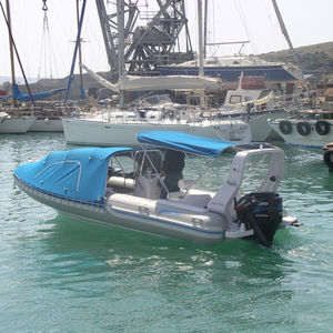 barco inflável com motor de popa 1