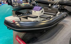 barco inflável com motor de popa 1