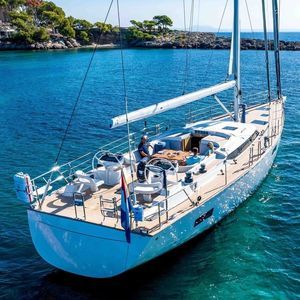 iate à vela de cruzeiro e regata