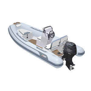 barco inflável com motor de popa 1