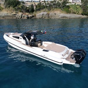barco inflável com motor de popa 1