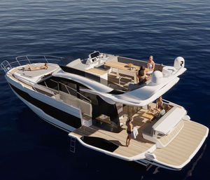 lancha Express Cruiser com motor de centro