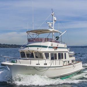 trawler com motor de centro