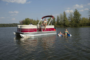 pontoon boat com motor de popa 1