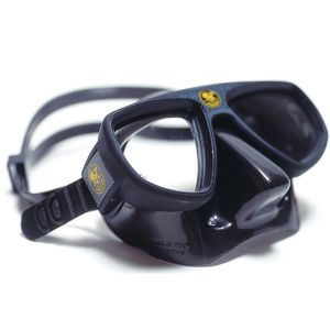 máscara de mergulho de duas lentes