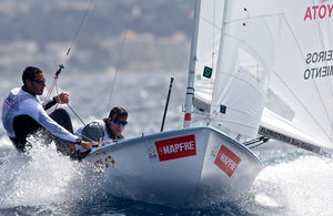 barco de vela ligeira para dois tripulantes