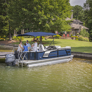 pontoon boat com motor de popa