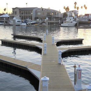 píer flutuante / de atracação / para marina / para porto