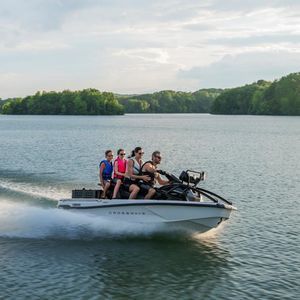 jet-ski sentado