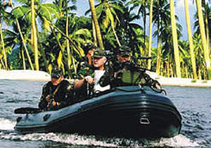 barco militar / com motor de popa / barco inflável semirrígido