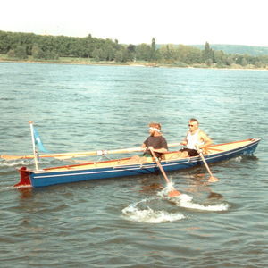 barco de remo de turismo