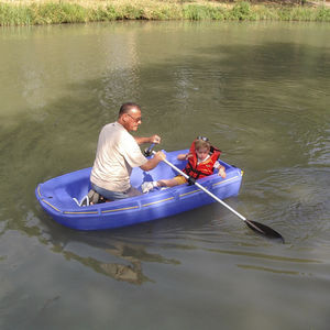 bote auxiliar com motor de popa