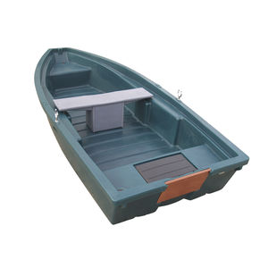 bote com motor de popa