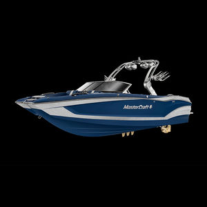 deck-boat com motor de centro