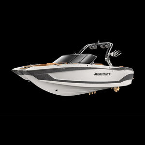 deck-boat com motor de centro