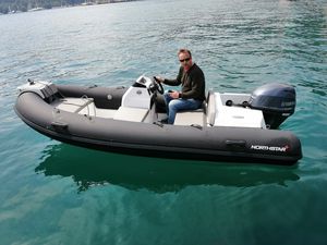 barco inflável com motor de popa / semirrígido / com console central / bote auxiliar para iate