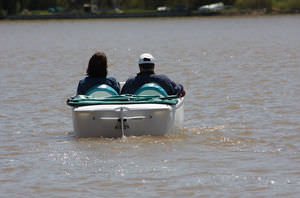 barco a pedais de 5 lugares