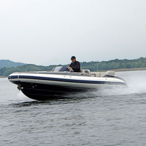 barco inflável com hidrojato 1
