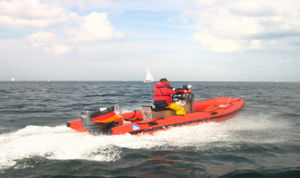 barco inflável com motor de popa 1