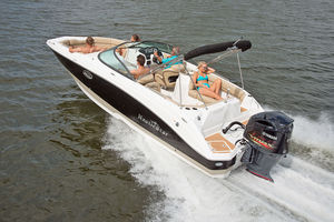 deck-boat com motor de popa