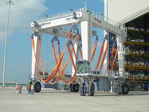 travel lift controlado remotamente 1
