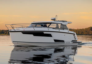 lancha Express Cruiser a diesel