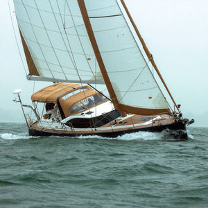 iate à vela de cruzeiro / com deck saloon / 3 cabines / gurupés