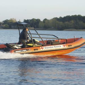 barco salva-vidas com propulsão por jet-ski
