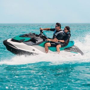 jet-ski sentado