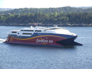 ferry para transporte de veículos catamarã 1