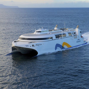 ferry para transporte de veículos catamarã 1