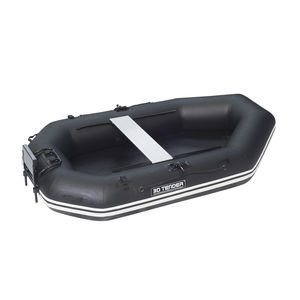 barco inflável com motor de popa