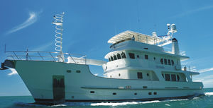 iate a motor de cruzeiro / trawler / com casa do leme / em aço