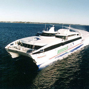ferry para transporte de veículos catamarã 1