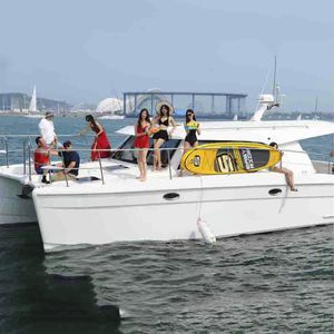 lancha Express Cruiser catamarã