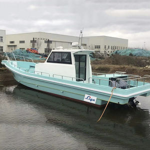 barco de pesca-passeio com motor de popa