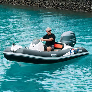 barco inflável com motor de popa 1