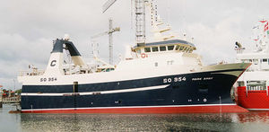 navio de pesca profissional de arrasto