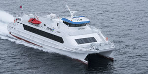 ferry de passageiros catamarã