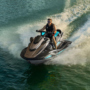 jet-ski sentado