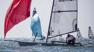 barco de vela ligeira individual / de regata / single skiff / spinnaker assimétrico