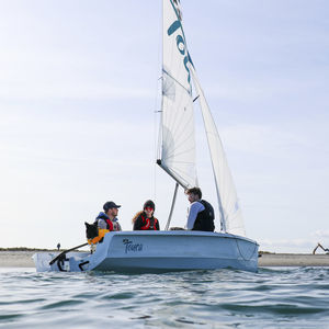 barco de vela ligeira múltiplo