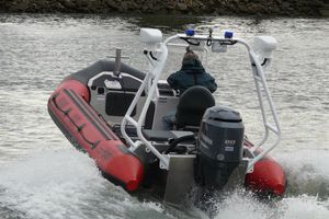 barco inflável com motor de popa 1