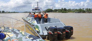barco profissional barco-patrulha 1