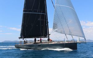 iate à vela de cruzeiro e regata