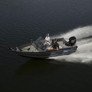 bay boat com motor de popa / com console lateral / de pesca esportiva