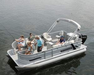 pontoon boat com motor de popa