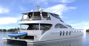 iate a motor catamarã